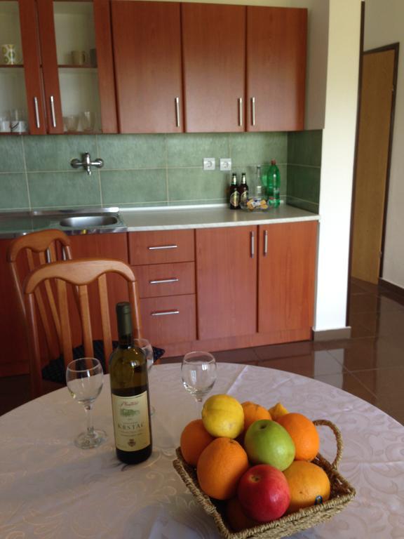 Apartmani Lazarevic Луштиця Екстер'єр фото