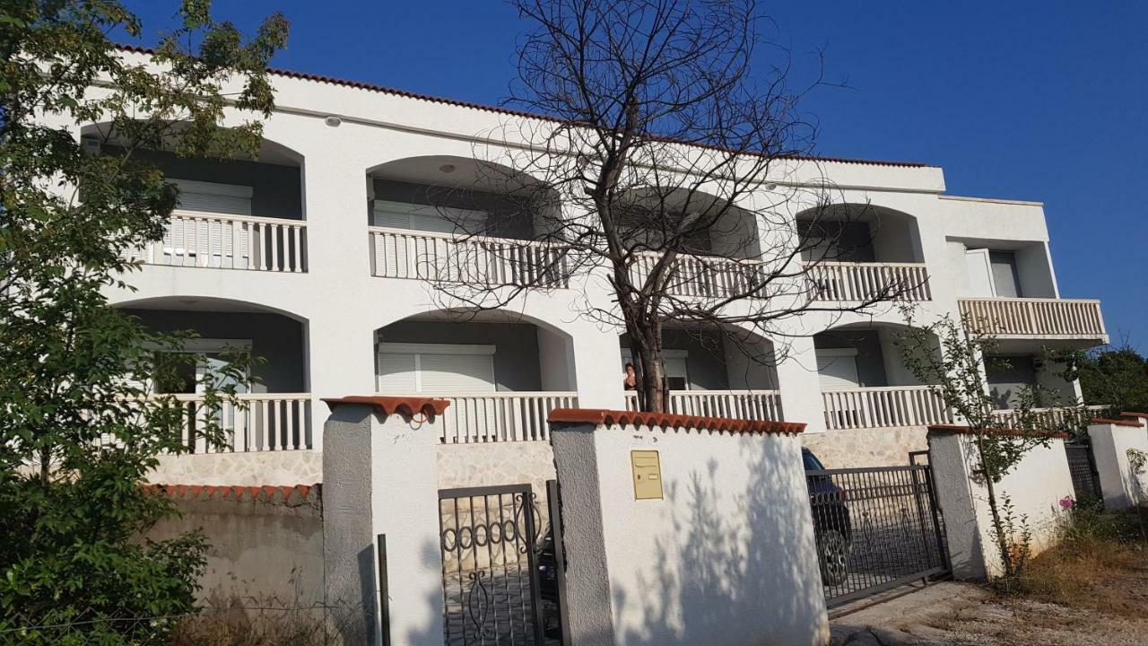Apartmani Lazarevic Луштиця Екстер'єр фото